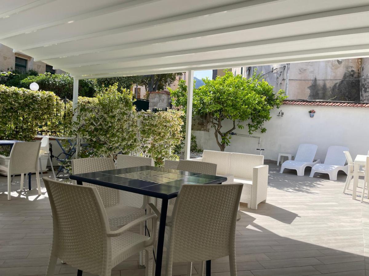 Villa Spring Apartments メタ エクステリア 写真