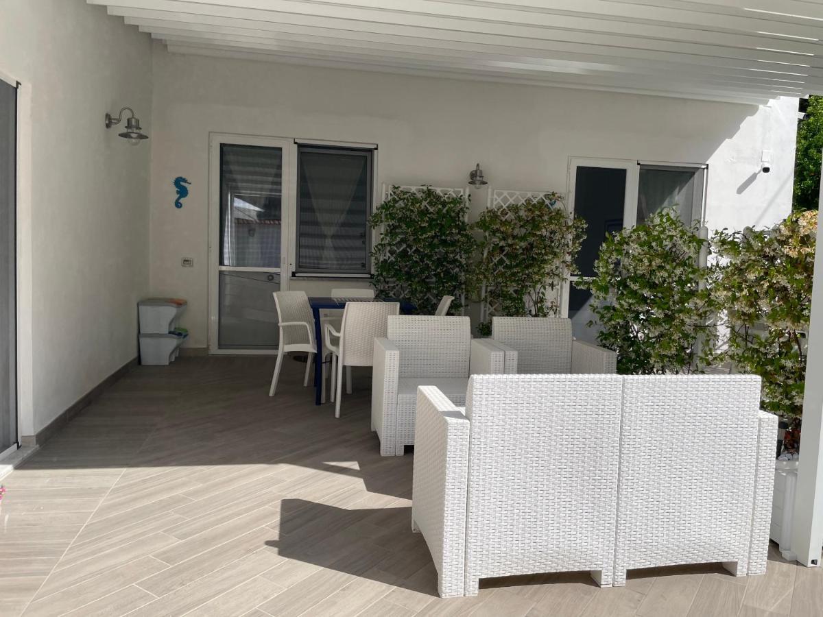 Villa Spring Apartments メタ エクステリア 写真